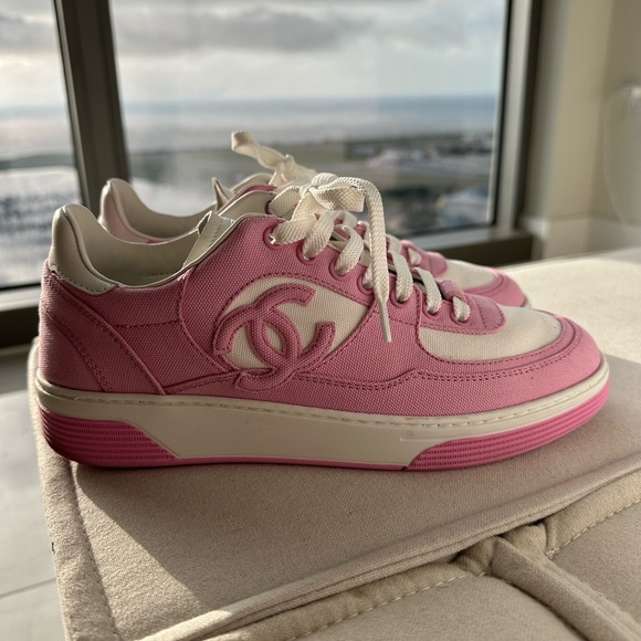 Chanel sneakers 38.5 - Picture 2 of 8
